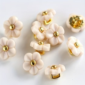 Resim 12 Adet Şık Pembe Çiçek Düğme, Beyaz Çiçekli Bağcıklı ve Altın Merkezli - Kardiganlar ve Gelinlikler İçin Tasarlanmış Romantik ve Zarif El İşi Aksesuarı, Düğünler İçin Mükemmel 