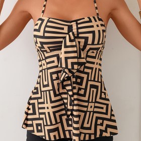 Resim Kadınların Geometrik Desenli Tankini Seti - Siyah ve Beyaz, Yüksek Esneklikli Polyester, Bağcıklı Üst ve Şort, Rahat Plaj ve Tatil Giyiminde Mükemmel, Rahat Plaj Giyiminde Geometrik Desen|Polyester Kumaş 