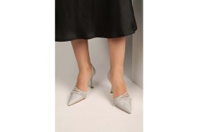 Resim Shoeberry Kadın Aern Gümüş Saten Taşlı Topuklu Ayakkabı Stiletto10 