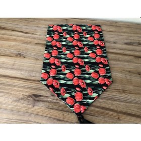 Resim Siyah Zemin Kırmızı Çiçek Desenli Runner Çok Renkli 