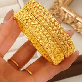 Resim 1 adet Zarif Altın Açık Manşet Bileklik Çiçek Desenleri ile - Şık Kadınlar için Bakır Bileklik, Günlük Kullanım veya Hediye için Mükemmel, Tüm Durumlar için Ayarlanabilir Uyum 