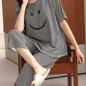 Resim Kadınların Yaz Karikatür Sevimli Baskılı Pijama Takımı Yuvarlak Yaka Kısa Kollu Kırpılmış Pantolon İki Parça Çizgili Rahat Günlük Ev Giysileri 