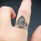 Resim 1 Adet Vintage Gotik Şato Açık Yüzük Haç Motifli - Gunmetal Siyah Ayarlanabilir Bant, Kadınlar için Karmaşık Izgara Tasarım, Günlük & Parti Takısı, Gotik Takı, Mimarlık Motifi, Detaylı Metal İşlem 