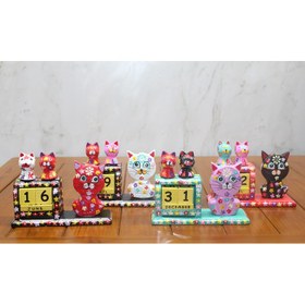 Resim Ahşap Kedili Takvim Orta Boy 