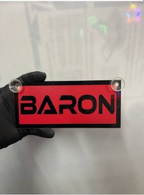 Resim Kırmızı Renk Üzeri Siyah Renk Baron Yazılı Vantuzlu Cam Süsü 