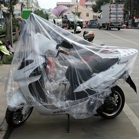 Resim Yüksek Kaliteli Su Geçirmez PVC Motosiklet Scooter Kapağı - Yağmur, Toz ve UV Işınlarından Tüm Hava Koşullarına Karşı Koruma, Motosikletler ve Scooterler için Dayanıklı Şeffaf Kılıf, Motosiklet Aksesuarları 