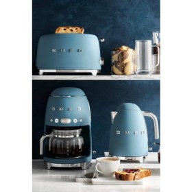 Resim smeg Mat Storm Blue® Özel Seri Kettle & 1x2 Ekmek Kızartma Makinesi ve Filtre Kahve Makine Seti 