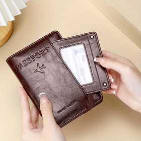 Resim Sleek Black Passport Holder ile ID Penceresi - Erkekler ve Kadınlar için Hafif Seyahat Cüzdanı, Kolay Temizlenebilir Yüzey, Belgeleri Düzenlemek İçin Mükemmel, Pasaport Düzenleme | Sleek Wallet Design | Smooth Texture 