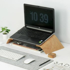 Resim Fagus Wood Dayanıklı Ahşap Notebook Yükseltici ve Tutucu Masa Üstü Laptop Standı 