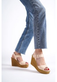 Resim Perla Tokalı Lastikli Dolgu Topuklu Ortopedik Taban Hasır Görünümlü Kadın Sandalet Ckt - Ten Çok Renkli 