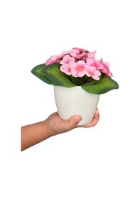 Resim Yapay Çiçekçiniz Beyaz Renkli Saksıda Canlı Renkli Gerçek Dokulu Yapay Menekşe pembe 