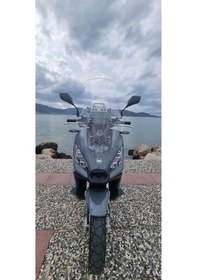 Resim Motocam Yuki Xway 125 Siperlik Ön Cam 2023 2024 Model 75cm Şeffaf Renkli 4mm Uzun Cam 