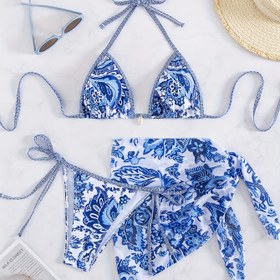 Resim Kadın Üç Parça Ayrı Mayo, Küçük Deniz Kabuğu Süslemeleri ile Süslenmiş, Seksi Sırtı Açık Halter Bağlı Bikini. 