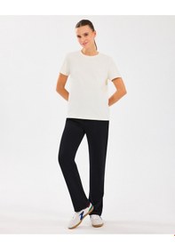 Resim Skechers W Essential Crewneck T-shirt Kadın Off White Tshirt S2510029-102 Beyaz 