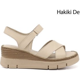 Resim Gönderi(R) Gönderi R Kadın Bej Çapraz Bantlı Dolgu Topuklu Hakiki Deri Sandalet Dyza72745522 
