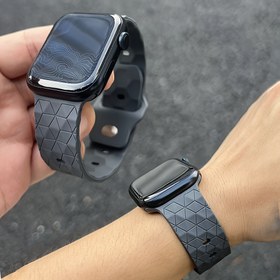 Resim Applewatch Band 41Mm 40Mm 44Mm 45Mm 42Mm 38Mm 49Mm 46Mm için Uygun Futbol Desenli Kazınmış Saat Kayışı, Basit Applewatch Kayışı Yumuşak Silikon Spor Kayışı Applewatch Serisi10 SE 9 8 7 6 5 4 3 2 1 Ultra Applewatch Kayışı ile Uyumlu 