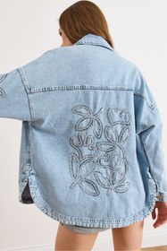 Resim Olalook Kadın Açık Mavi Yaprak Nakış Pullu Yıkanmış Denim Ceket CKT-19000524 
