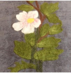 Resim Uretti - Özlem 9422 1150 El Yapımı Keçe İğne İşlemeli Pembe Çiçek Motifli Runner Masa Örtüsü - Gri Gri 