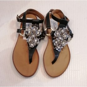 Resim Butik Tülin Kadın Hakiki Deri Siyah Kesme Kristal Cam Boncuk Aplike Parmak Arası Terlik 