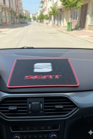 Resim TUSBA MARKET Seat Logolu Torpido Üstü Kaydırmaz Ped | Şık ve Fonksiyonel Araç İçi Aksesuar 