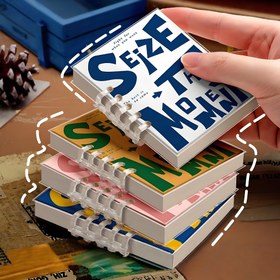 Resim 1 Paket 80 Yaprak Taşınabilir Cep Boyu Vintage Defter - Retro Minimalist Tasarım, Halka Bağlamalı, Yüksek Kalite Kağıt, Tarih Belirtmeksiz Sayfalar, Çok Renk Seçeneği ile Günlük Tutma, Planlama, Ofis & Seyahat İçin Mini Not Defteri, Şık Jurnal, Dayanıklı Ciltleme, Kompakt Planlayıcı, Yaratıcı Profesyoneller için 