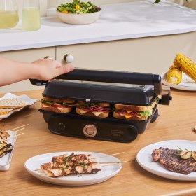 Resim Karaca Gastro Grill Glass 2400W Tost ve Izgara Makinesi Walnut Brown 6 Dilim Kapasiteli 