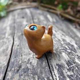Resim 2,79 cm Ahşap Sevimli Kaldıran Kedi Figürü - Mavi Gözlü Tombul Yavru Kedi Stres Oyuncağı & Masa Heykeli, Duyusal Fidget Toy, Çocuklar İçin Noel/Doğumgünü/Ev Hediyeli El-Hareket Eden Bebek Süs, Animasyonlu Kedi, Küçük Dolgulu Kedi, Doldurulmuş Kediler, Doldurulmuş Hayvanlar Kedi, Küçük Kediler, Büyüleyici Kedi, Eklemli Kedi, Kedi Peluş Meme, Küçük Kedi Peluş Oyuncaklar, Kedi Oyuncak, Peluş Kedi Meme, Uyuyan Kedi Peluş, Kaprisli Kedi, Yumuşak Kedi, Hayat Gibi Kedi, Kedi Süsü 