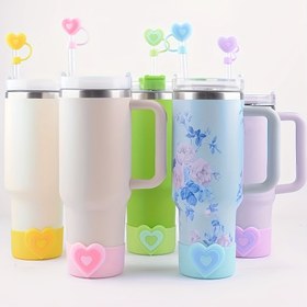 Resim 30oz 40oz Tumbler Bardak için 2 Parça Set, Silikon Koruyucu Bot ve 10mm Kalp Şekilli Pipet Kapaklı Dekorasyon Aksesuarı 