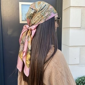 Resim 1 Adet Kadın Pembe Kare Eşarp - Yumuşak Pastel Pembe, Esnemez Şık Bandana, Saç Aksesuarı, Kemer, Çanta Süsü - Makinede Yıkanabilir Çok Amaçlı Günlük ve Resmi Etkinlikler İçin Moda Sarma, Elbise Eşarpi, Boho Tarzı, Hafif Kumaş, Stil Sahibi, Baskılı Desenli Başörtüsü, Gündelik Giyim 