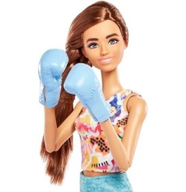 Resim Spor Kıyafetleri İle Barbie Bebek, Patencisi Ve Aksesuarları 