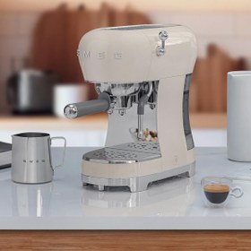 Resim Smeg 50's Style Krem Espresso Kahve Makinesi 