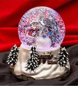 Resim El Boyaması,müzikli Ve Kendinden Üflemeli, Kardan Adam Yapan Kız. Büyük Noel Kar Küresi. 