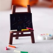 Resim 1pc Mini Ahşap Tebeşir Tahtası, Bebek Evi Dekoru, Gerçekçi Minyatür Ev Aksesuarı, Sanat Galerisi Dekoru, DIY Kara Tahta Zanaat, Mini Sahne Aksesuarları, 14+ Yaş için Ahşap Lifli Taban Montajlı 