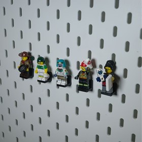 Resim 5 Minifigure Gösteri Standı Tasarımı, IKEA SKADIS Pegboardlar İçin Tasarlanmış | Minifigure Gösteri Rafı | Minifigurelerle Uyumlu | Çoklu Renklerde Mevcut | Çalışma Masası | Oyun Odası İçin Uygun 