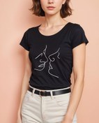 Resim Mesafe Geniş Yaka Tişört 