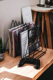Resim Bye Concept More Metal Dergilik Ve Klasör Ayracı Çok Amaçlı Üçgen Dergilik Masa Üstü Organizer 