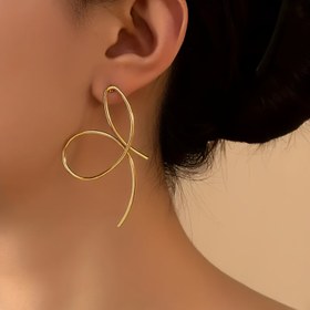 Resim Bir çift şık bayan küpe, benzersiz geometrik demir küpeler, altın kaplama, partiler, festivaller ve günlük moda için uygun. 