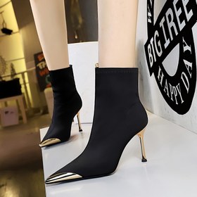 Resim 319-13 Avrupa ve Amerikan Tarzı Moda Banket Kısa Tüp Kadın Botları İnce Topuk Süper Yüksek Topuklu Elastik Lycra Metal Sivri Kısa Botlar 
