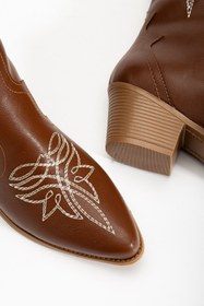 Resim MS SUGAR SHOES Kadın Kapartmalı Beyaz Nakış Detaylı Taba Cilt Uzun Şık Kovboy Çizme 