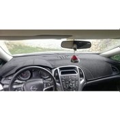 Resim Opel Astra J Modellerine Uygun Torpido Koruma Halısı Siyah Kenar Renk Kırmızı 