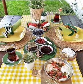 Resim Sarı Beyaz Pötikare Kare Desen Pötikare Ranır - Runner 