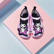 Resim Sanrio Marka Yeni Çapraz Sınırlı Plaj Ayakkabıları, Sevimli Karikatür Baskılı Kaymaz Çizik Dayanıklı Yumuşak Taban Hızlı Kuruyan Açık Su Ayakkabıları, İç Mekan Zemin Spor Sneaker'ları, Yoga Ayakkabıları, Yürüyüş Ayakkabıları, Öğrenme Ayakkabıları, Su Parkı Oyun Ayakkabıları, Erkek ve Kız Çocukları İçin Koşu Ayakkabıları 