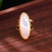 Resim The Collection'den bir tek paslanmaz çelik halka, altın beyaz oval doğal ırileşen beyaz anne yumağı ve reçine Fransız vintage yüksek kaliteli aksesuarıyla birlikte. Açık tasarım ayarlanabilir ve solmaz, iki tarzda zarif ve basit tasarım içerir. 