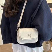 Resim 1 adet Metal Kurdele Detaylı Şık Minimalist Omuz Çantası, Hilal Çapraz Tarzı, Sentetik Suni Deri, Ayarlanabilir Askı, Siyah ve Beyaz - İş, Alışveriş, Spor Salonu, Bisiklet, Seyahat, Günlük Kullanım, Fotoğrafçılık, Tatil ve Partiler için Mükemmel, Çok Yönlü Seyahat Çantası | Minimalist Omuz Çantası | Ayarlanabilir Askı Çantası 