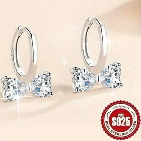 Resim 1 Çift S925 Saf Gümüş Moda Retro Zarif Trendy Hafif Lüks Zarif Tatlı Parlayan Parlak Set Sentetik Zirkonya Yay İnceleme Geometrik Yüksek Kaliteli Yaratıcı Tasarım Küçük Kişilik Çekiciliği Canlılık Romantik Aşk Basit Lüks Çift Mini Sevimli Günlük Parti Düğün Hediyesi Tüm Maç Anti-Allerjik Kulak Delme Kulak Tokası Kulak Aksesuarları Kadınlar İçin Uygun 