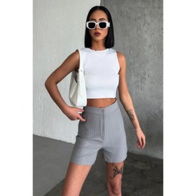 Resim Zarif Ve Şıklığı Bir Arada Sunan Yüksek Bel Krep Esnek Çimalı Çizgili Şort Gri 