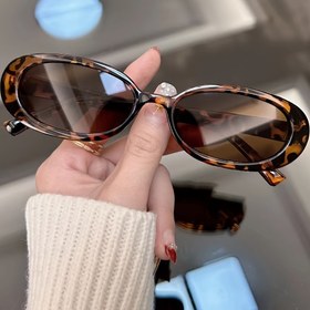 Resim Kadınlar ve Erkekler için Retro Yuvarlak Moda Gözlükleri - Kahverengi Renkli Yansıtıcı Lenslerle, Hafif Plastik Tasarımıyla, Günlük ve Formal Giyim için Trendy ve Çok Yönlü, Her Gün Gözlükleri, Minimalist Gözlükler, Dayanıklı Gözlükler 