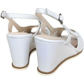 Resim Beyaz Hakiki Deri Burnu Ve Arkası Açık Dolgu Topuk Sandalet Beyaz 