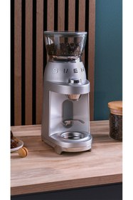 Resim Smeg 50'S Style Retro Çelik Kahve Öğütme Makinesi CGF02SS 