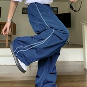 Resim Erkekler için Rahat Kesim Düz Paça Pantolon "SHIKA" Yazılı ve Yan Çizgili - Bordo, Polyester, İlkbahar/Sonbahar için Günlük Tarz 